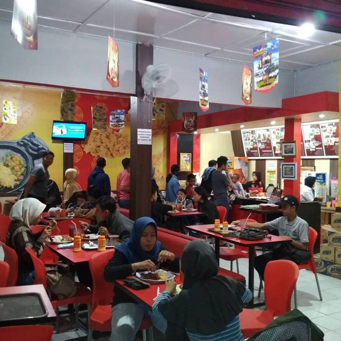 restoran waralaba ayam